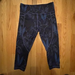 Zyia pocket capris